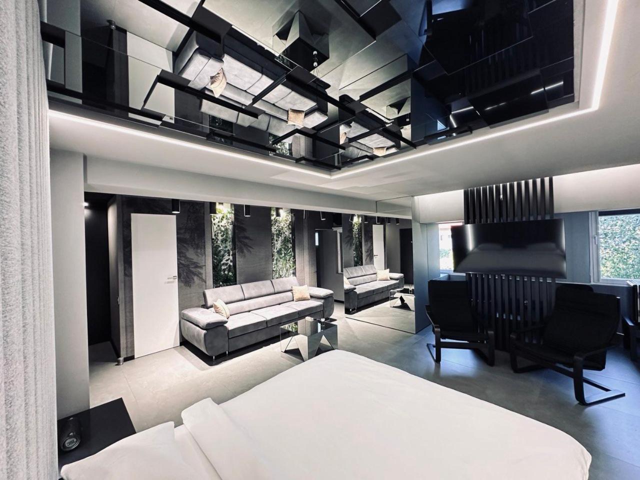 The Hatz By Rh Living Bucharest Exterior photo
